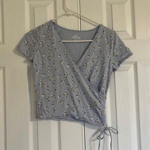 Hollister blue floral shirt size medium